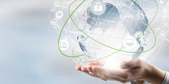 一只手托举着互联的地球图像，通过图形线条和图标象征工业数字化背景下的全球数据互联、云服务和 IT 安全。