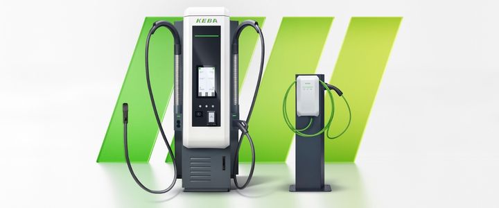 Zu sehen ist ein Smartphone mit der KEBA eMobility App, im Hintergrund eine Wallbox.