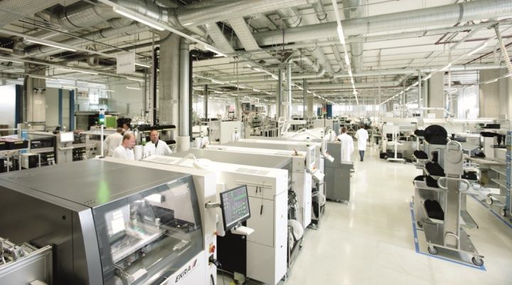 Production hall for electronics series production at KEBA