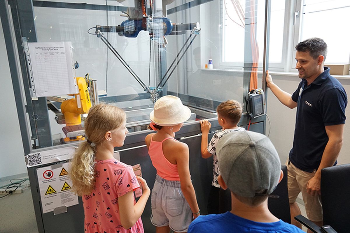 KEBA Ferienbetreuung - im Robotik-Labor
