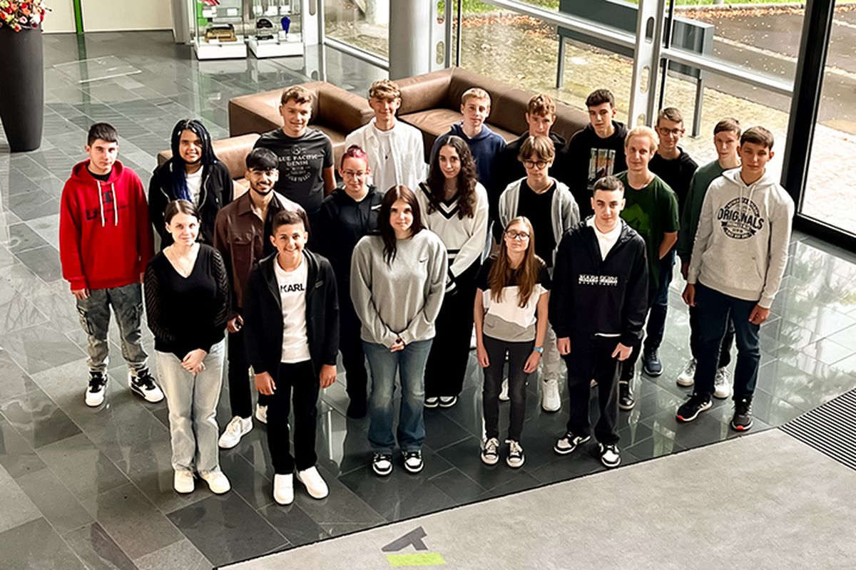 Neue Lehrlinge starten bei KEBA, September 2023