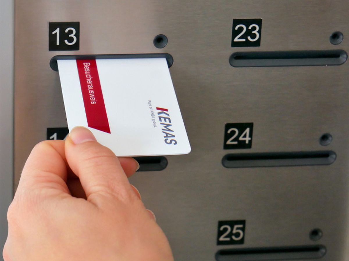 Management of access authorizations