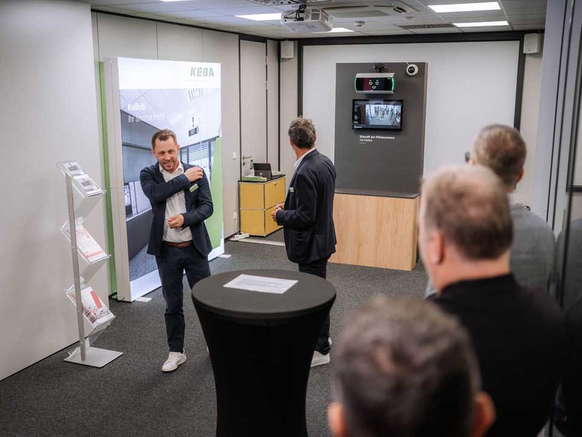 KEBA Belegschaft am Launch Event in Lahnau