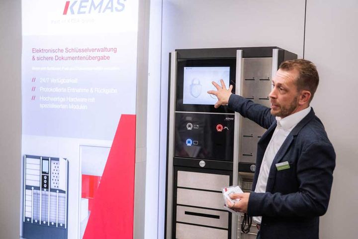 KEMAS Gerät am Launch Event in Lahnau