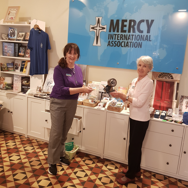 Volunteer | Mercy World
