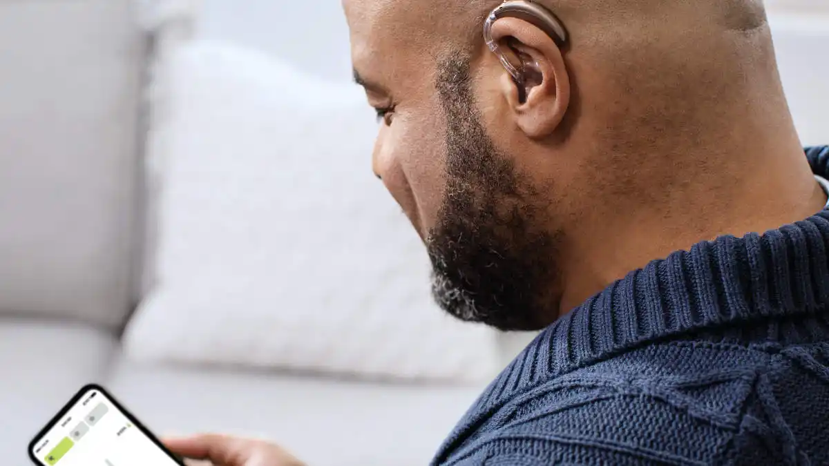Naída Lumity is compatible with both Android and Apple products and other Bluetooth-enabled devices such as tablets and laptops. 