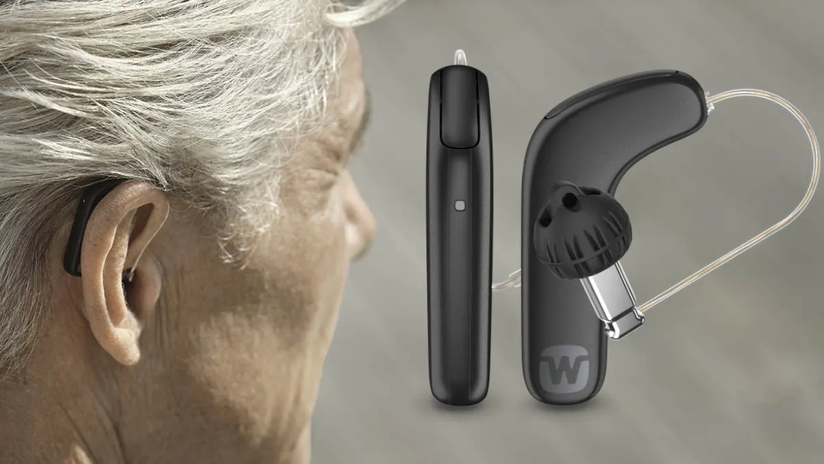 The L-shape of Widex SmartRIC elevates the two microphones on the top of the device while also orienting them in more of a horizontal position for better directional hearing and performance in noisy places.