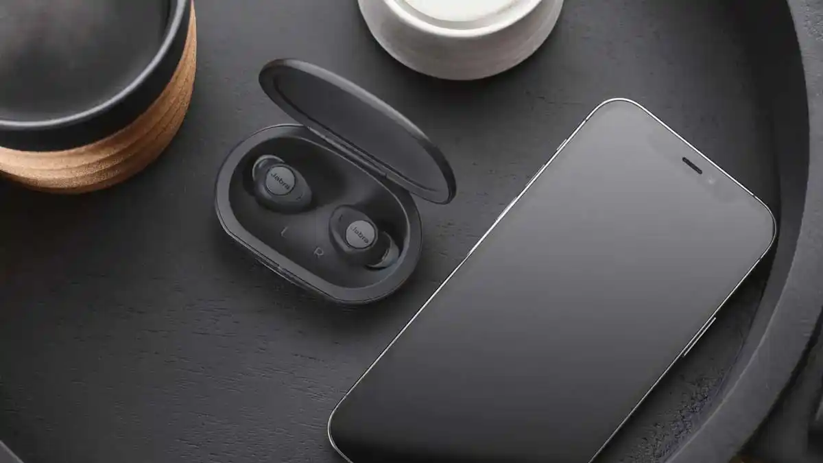 Jabra Enhance Plus Ohrhörer.
