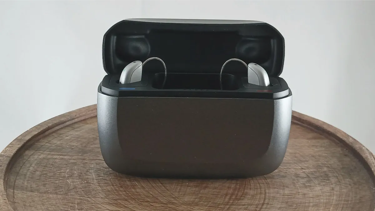 Jabra Select 700 hearing aids in black charging case