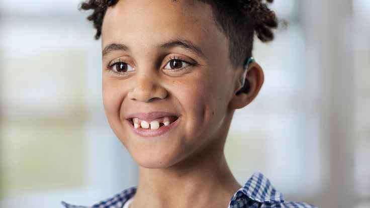 Phonak amplía su tecnología a los modelos de audífonos Naída.