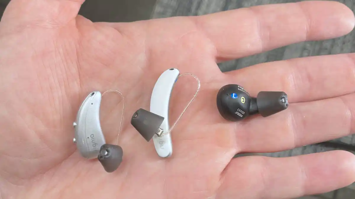 Comparison of size and styles of (l to r) Signia Pure Charge&Go IX, Styletto IX, and Active Pro IX.