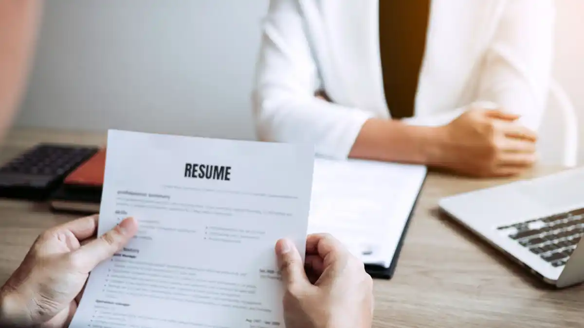 The resume stage can be challenging for individuals with hearing loss due to a need for extra attention to detail and clarity in conveying your skills and experiences to prospective employers. 