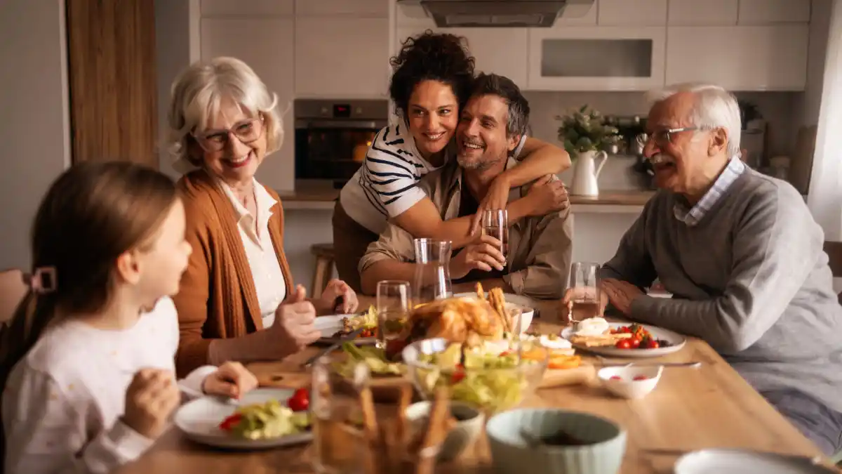 Kitchen pots and pans, utensils, and clattering plates are among the high-frequency sounds that can seem abnormally loud when first using hearing aids.