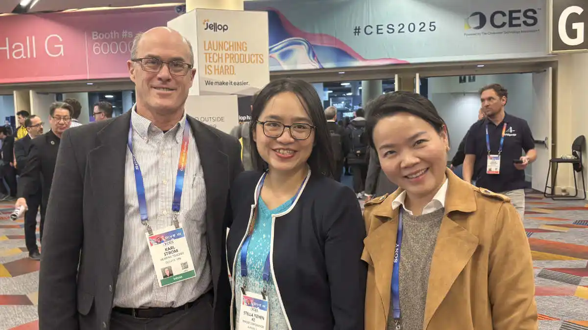 HearingTracker's Karl Strom in photo with IMHear's Stella Ke and Audiologist Shulian Liang at Venetian Expo Hall