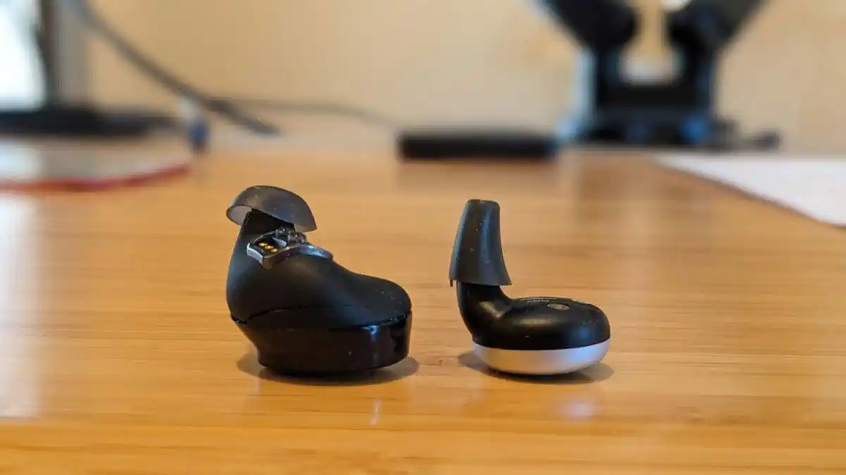 Active X im Vergleich zu einem typischen Hearable-Ohrhörer
