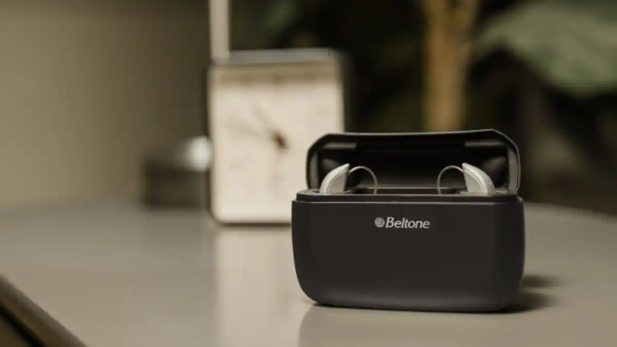 Beltone Achieve RIE and charger.