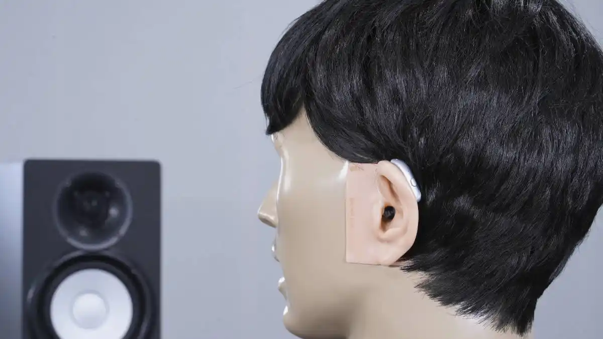 Jabra Enhance Select 300 in the HearAdvisor lab during testing. 