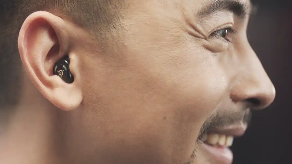 How Virto R Infinio looks in the ear.
