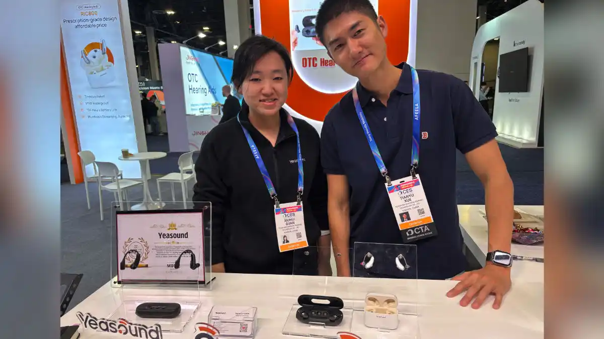 Yeasound's Ziuhui Guan and Tianyu Xue were showcasing the RIC800 hearing aid in their booth.