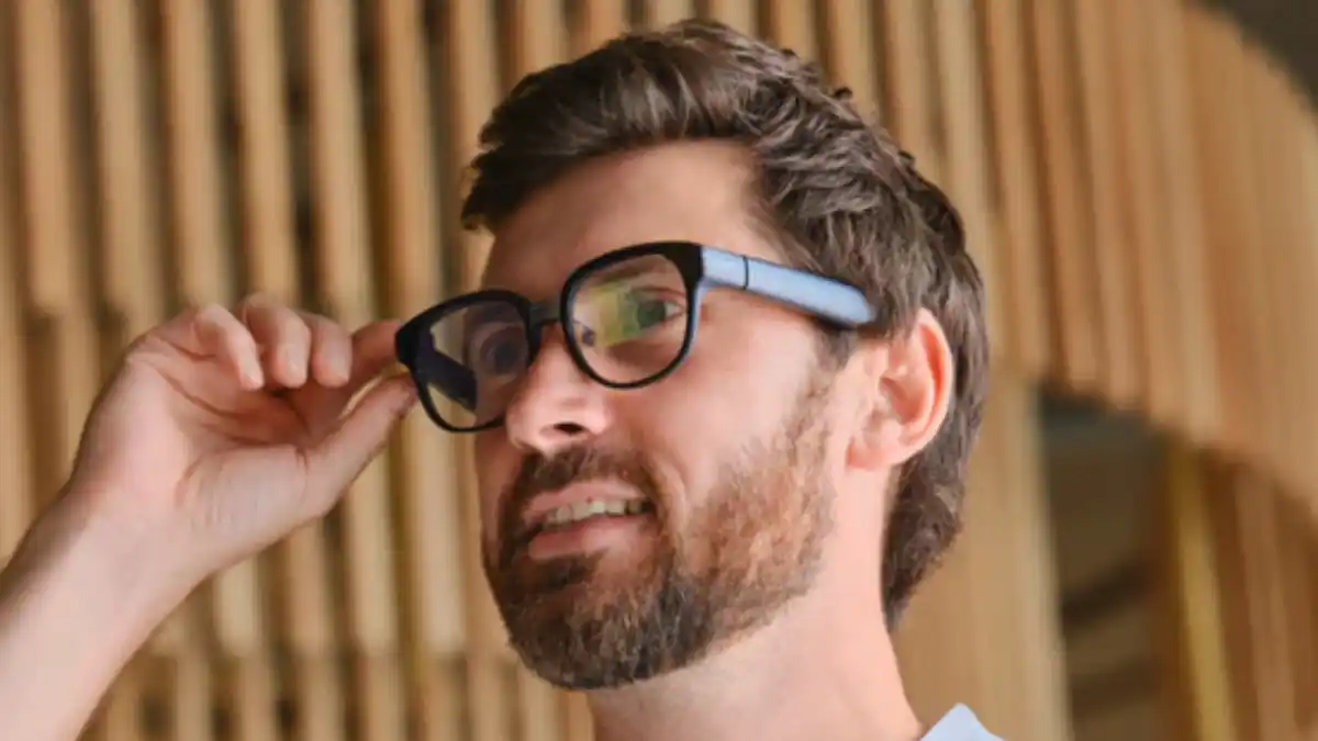 Captify Myvu glasses.
