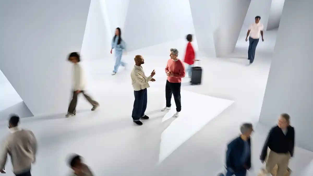 Sensia hearing aids in a noisy walkway