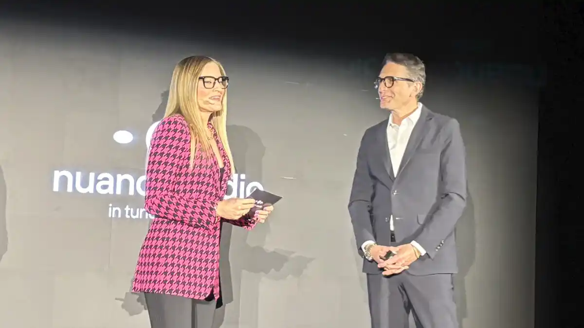 Tech vlogger iJustine (Justine Ezarik) tells Nuance Audio Global Head Stefano Genco about her experiences with Nuance Audio glasses.