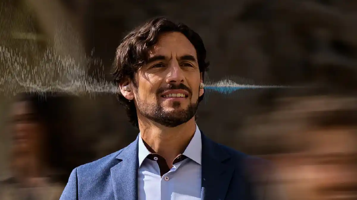 Cearvol Wave is designed to look like a earbud-type electronic device.