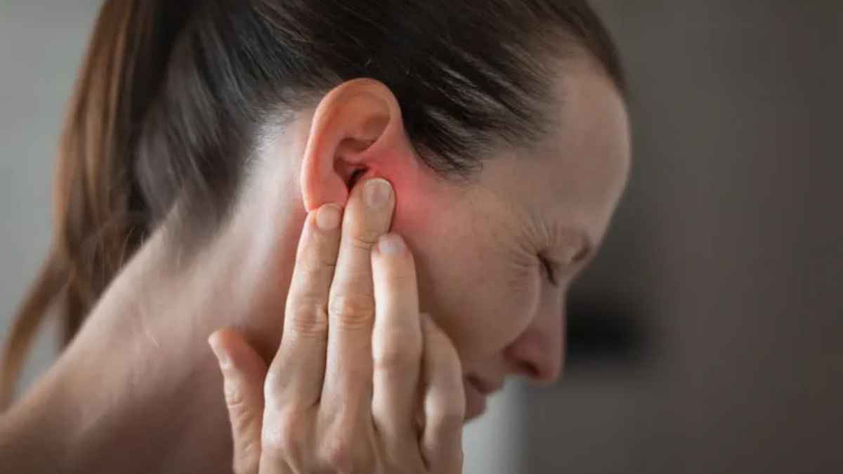 Tinnitus and Employment: Study Finds Productivity Strain, Reduced Hours, and Job Loss