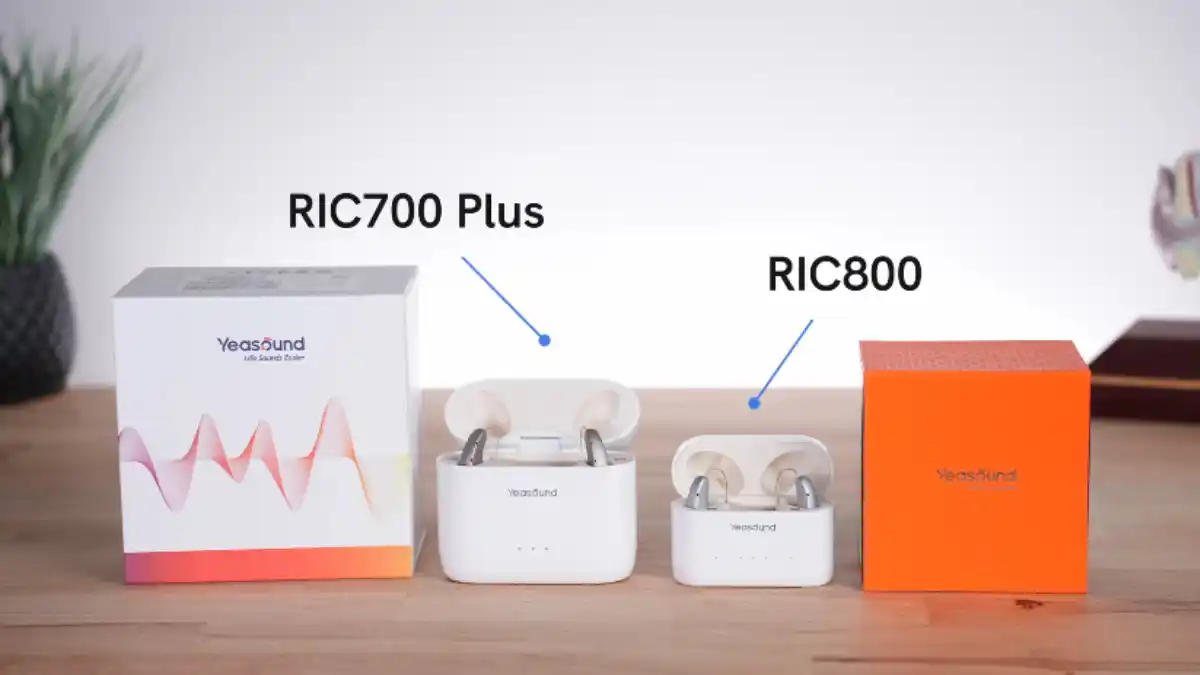 The RIC800 charger is much more pocket- or purse-friendly that the RIC700 and contains three extra charges (≈124 hours-worth away from an outlet).