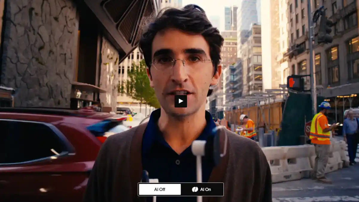 Screenshot of Fortell co-founder and CEO Matt de Jonge demonstrating the “AI Off” vs. “AI On” difference in front of a construction site. Five other similar videos in different, noisy situations are also available on the Fortell website.
