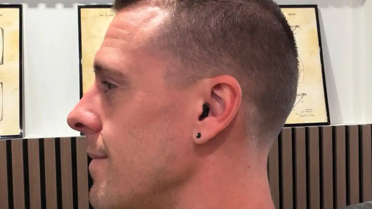 Here's what Oticon Zeal looks like in my ear.