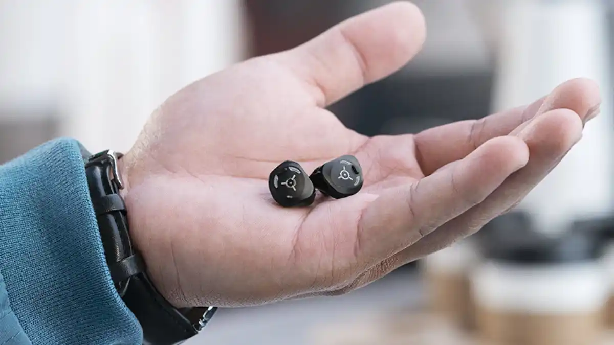 Phonak Virto R ITEs are discreet and comfortable, custom-made for the unique contours of your ear canals.