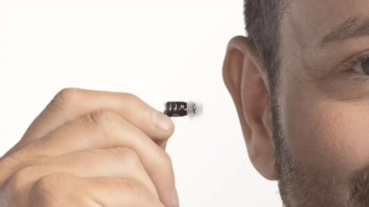 Almost identical in appearance to the Eargo 8, Eargo SE is a small, comfortable, rechargeable, completely-in-canal OTC hearing aid.