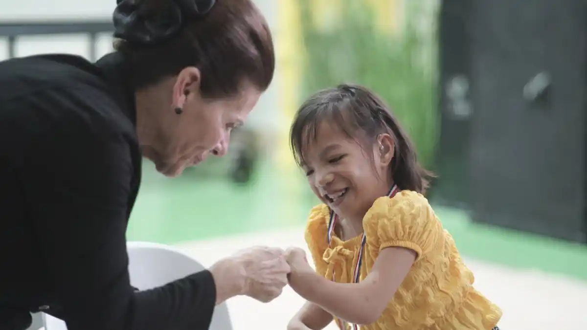 Tani Austin And Girl Starkey Foundation Manila