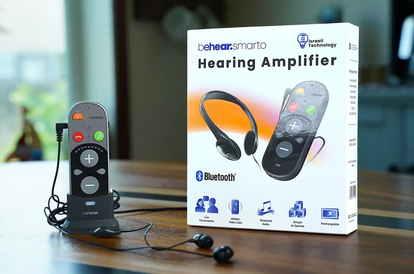 BeHear SMARTO in Charging Cradle with Earbuds