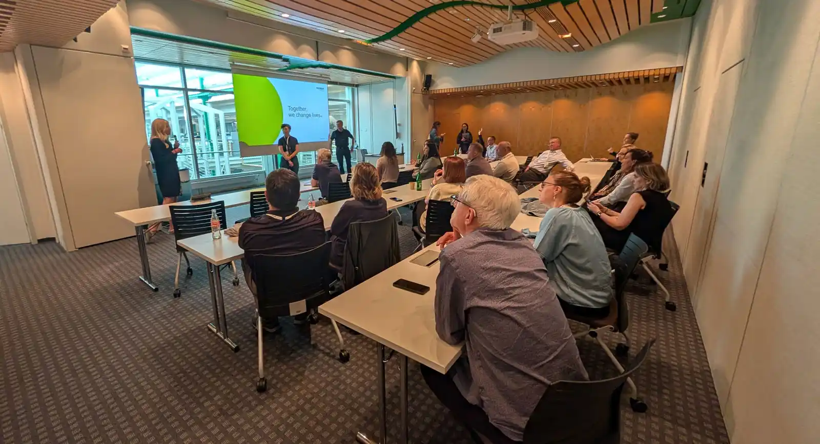 Phonak gathered a group of audiologists in Switzerland (from the U.S. and U.K.) to ask for feedback about how its AI technology is performing for clients in the real world.