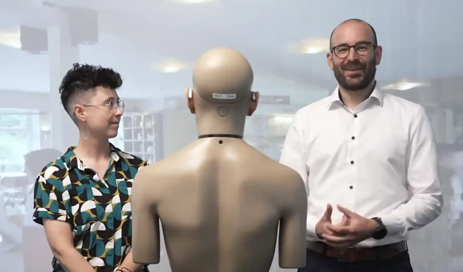 Experience spheric speech clarity in live action