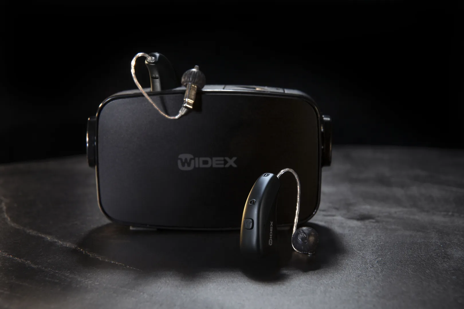 Widex MOMENT™ with Lithium-Ion Charger
