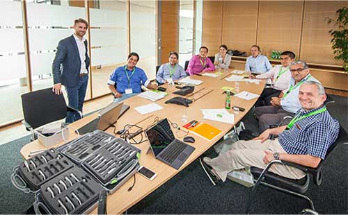 Presentation av W&H produktchef Tobias Harfmann