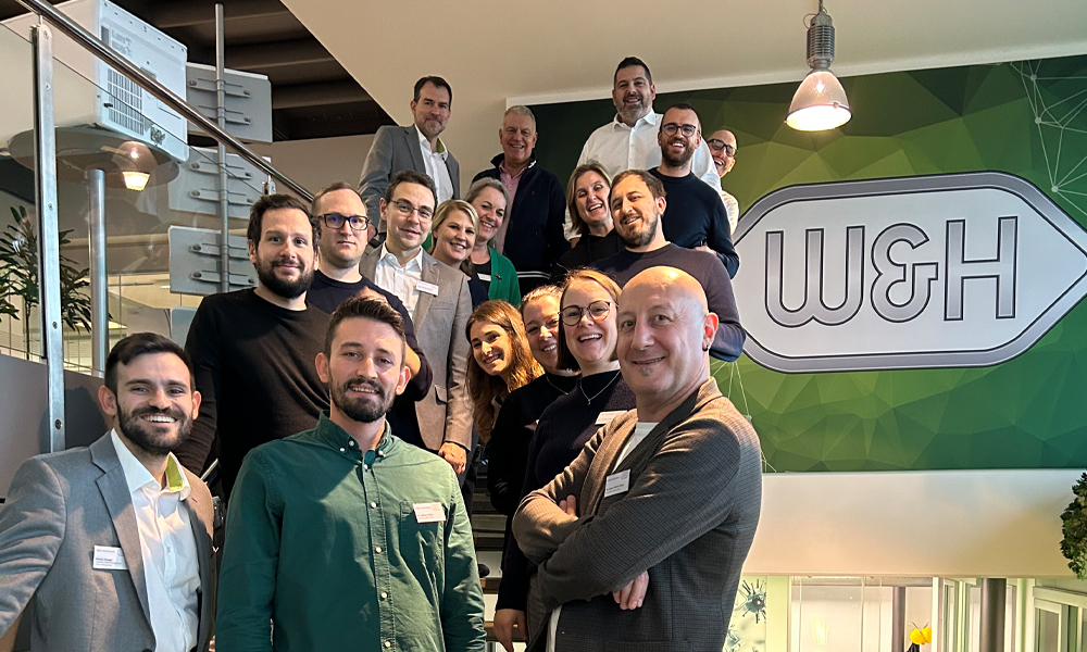 W&H employees at the two reprocessing and infection control workshops in Italy.