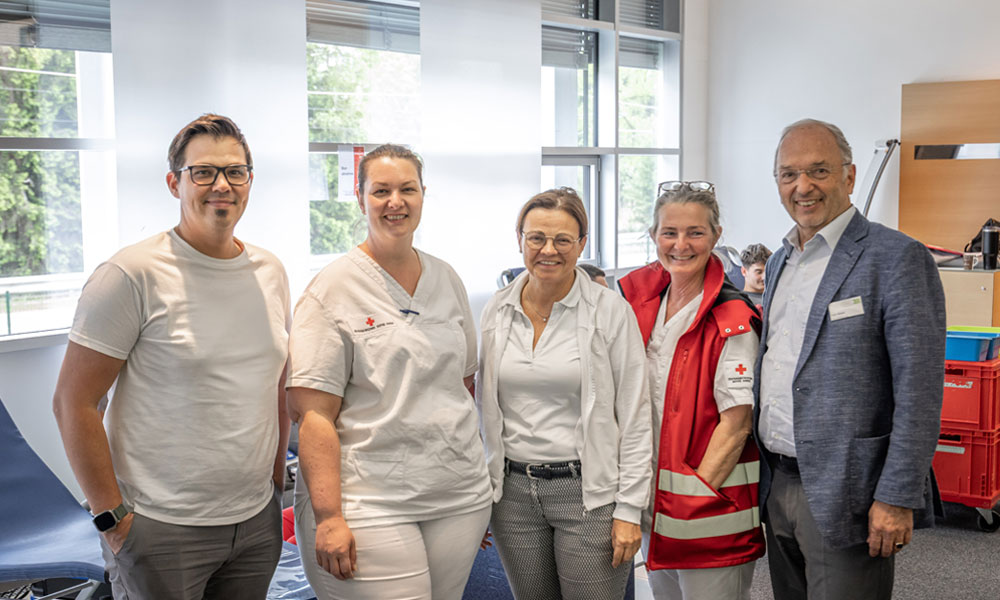 W&H-Mitarbeiter Martin Huber, RK-Dame 1, Daniela Malata, RK-Dame 2, Peter Malata