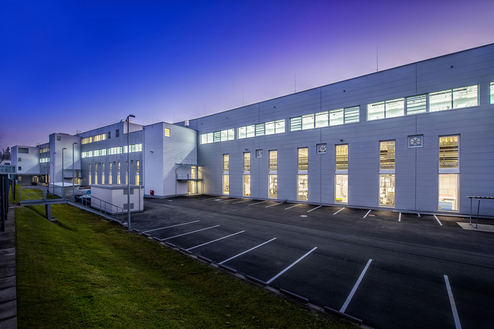 Total area of around 40,000 m²