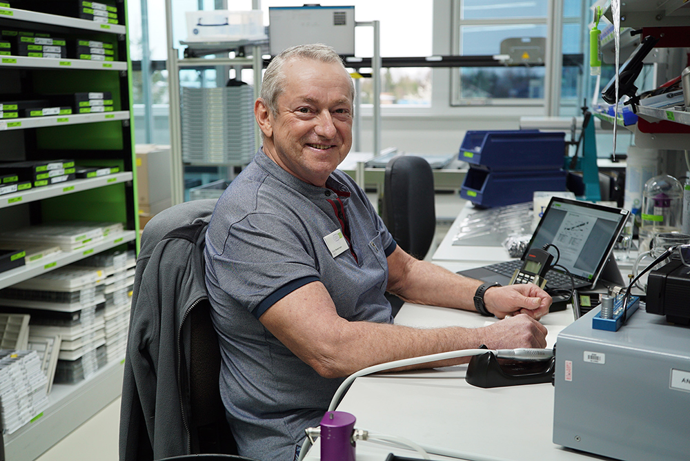 Gerald Westermayer am Arbeitsplatz