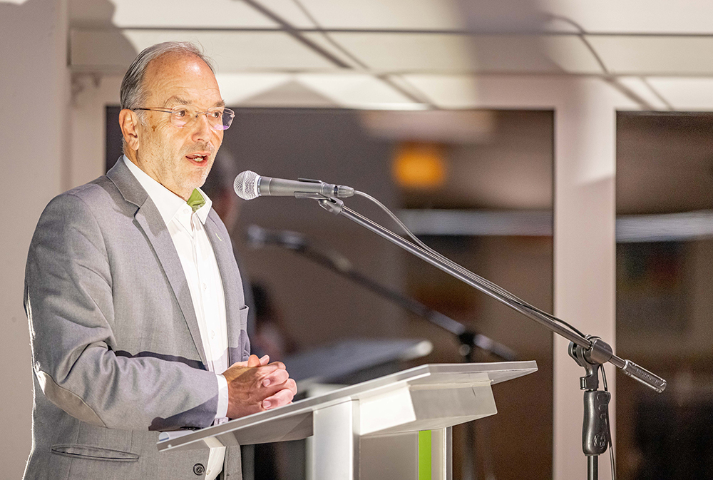 KommR DI Peter Malata bedankt sich bei den Jubilaren.