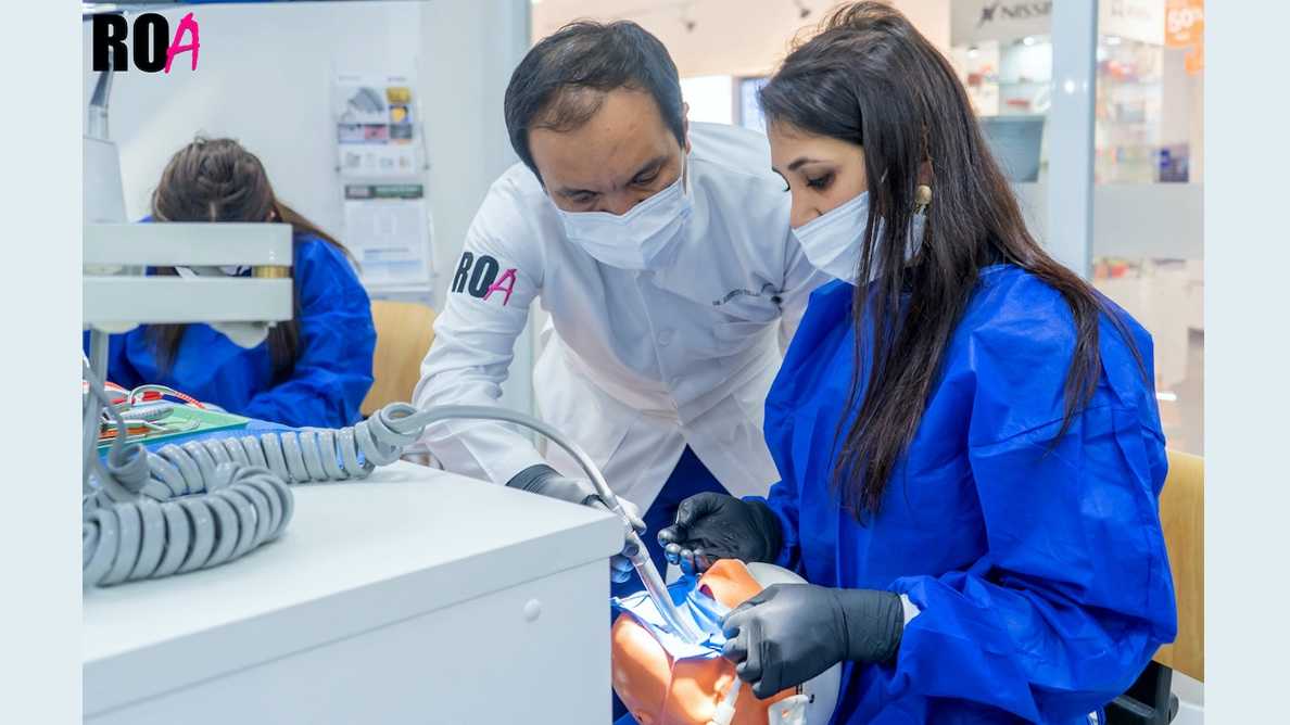 Dr. Roberto Tello Torres