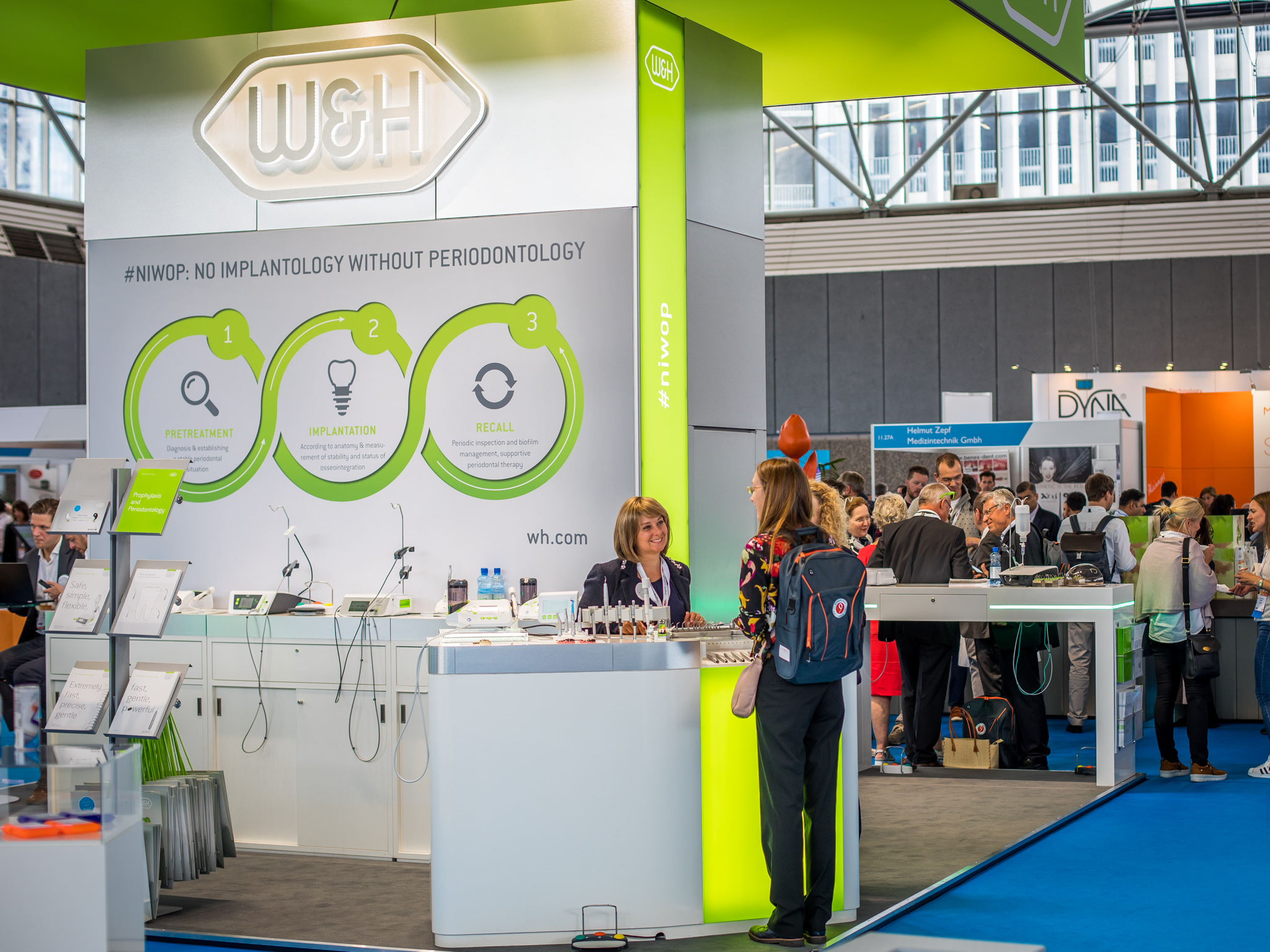 W&H präsentierte am EuroPerio9-Kongress den NIWOP-Workflow – parodontologische Vorbehandlung, Implantation und parodontologische Nachbehandlung.