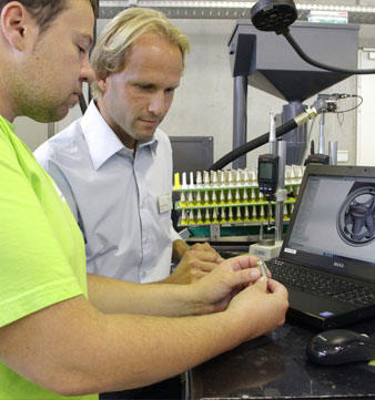 close cooperation of experts in the fields of R&D and Production 