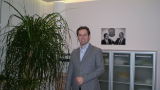 Директор представительства W&H Dentalwerk в России Юрий Керецман.