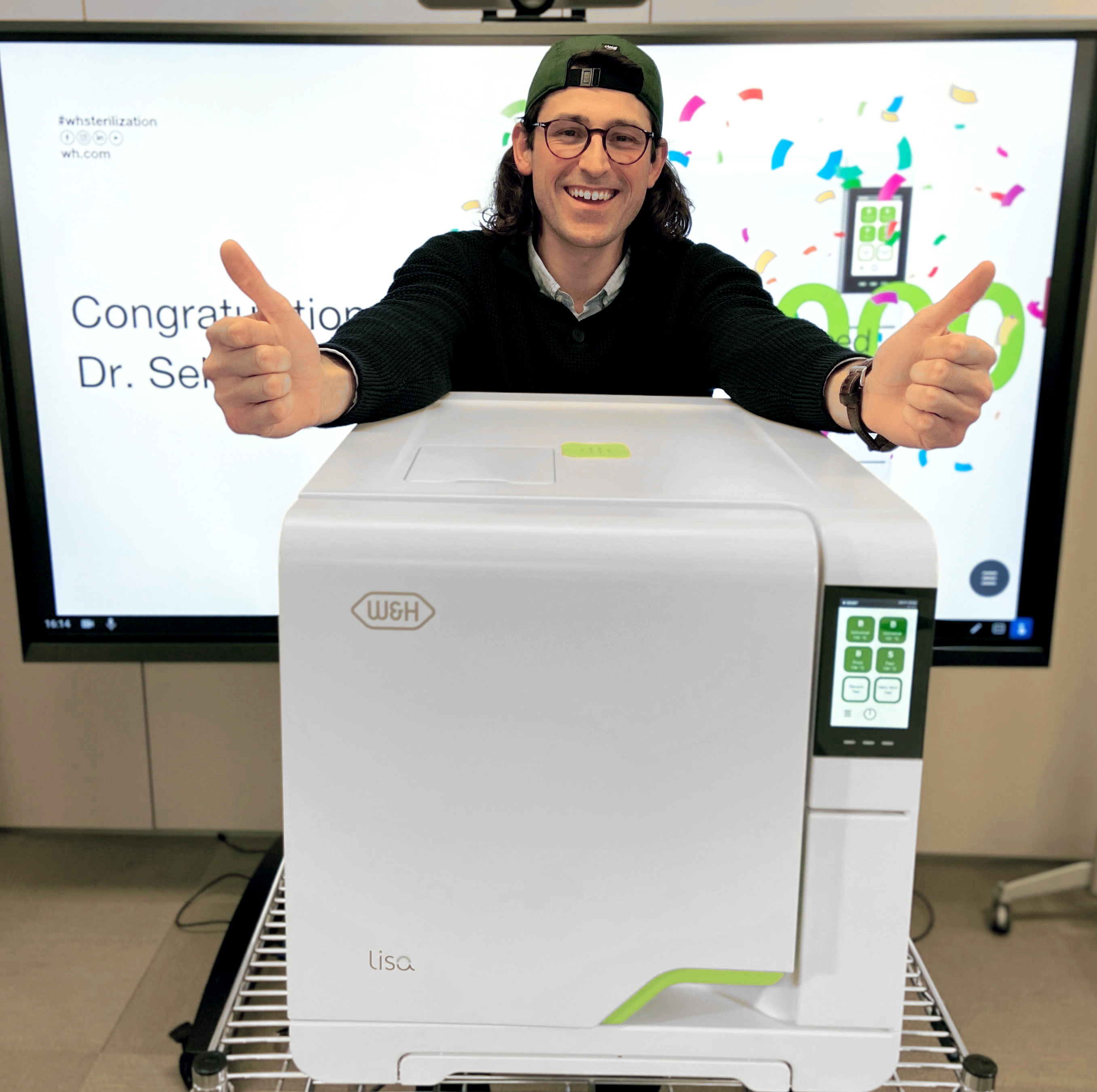 Dr. Šehić entschied sich für den Lisa-Sterilisator. Dr. Šehić entschied sich für den Lisa-Sterilisator.
