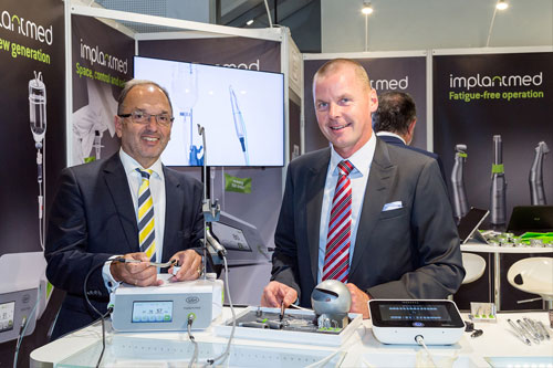 W&H Managing Director Peter Malata (left) and Osstell CEO Jonas Ehinger